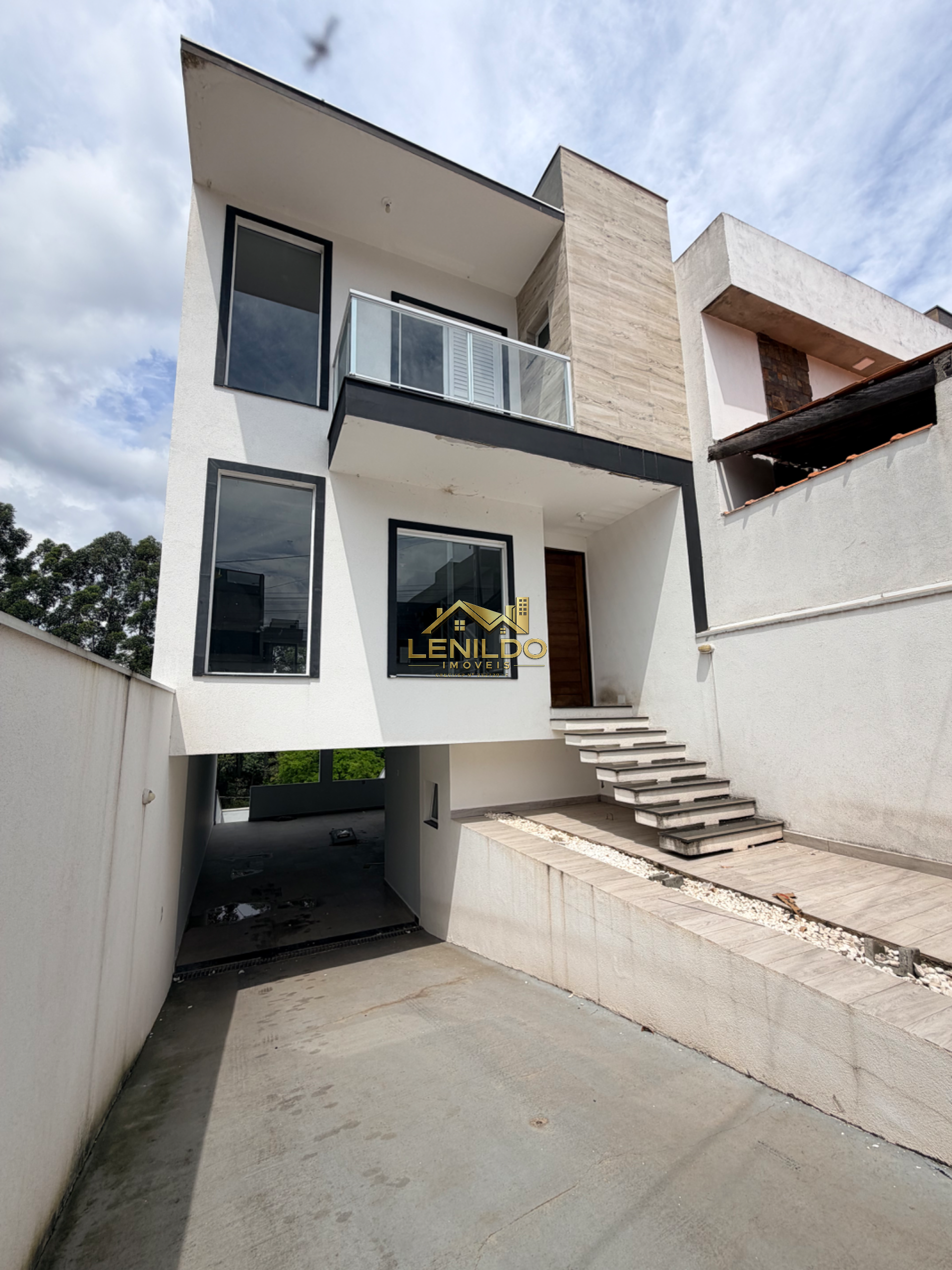 Sobrado à venda