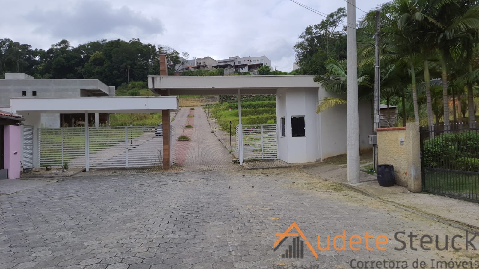 TERRENO ALTO PADRÃO - foto 1