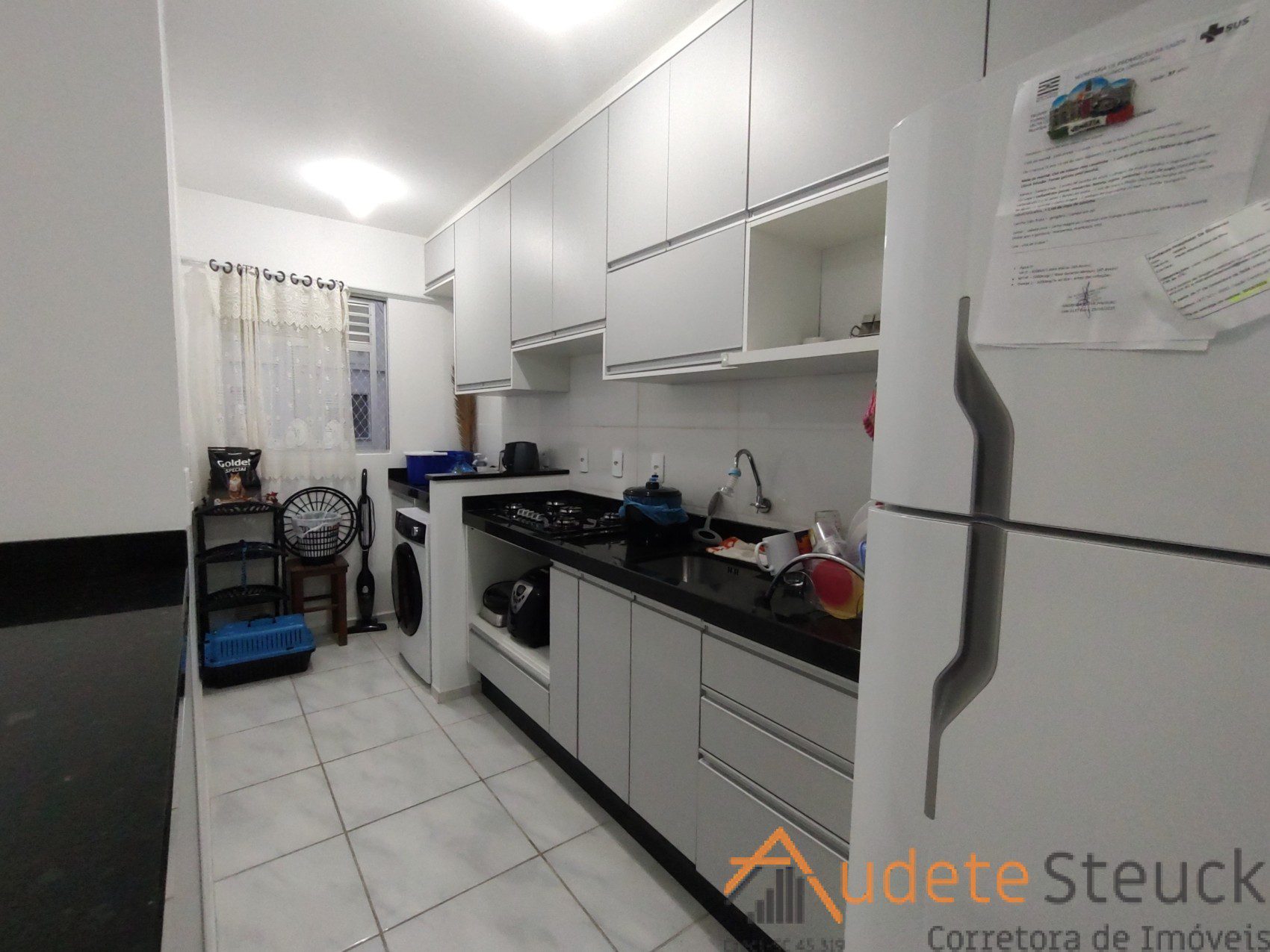 Apartamento com 2 Dormitórios próximo ao Komprão no Água Verde — foto 2