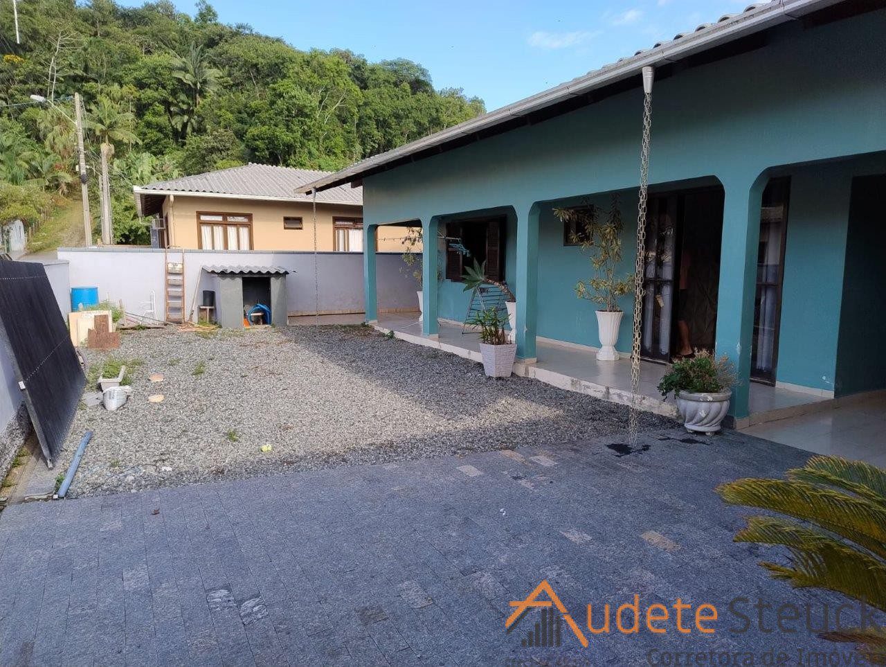 Casa com Piscina e Área de Festas no Bairro Itoupava Central - foto 1