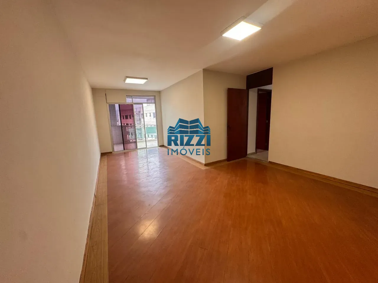 APARTAMENTO  3 QUARTOS  1 SUÍTE  2 VAGAS NA ESCRITURA E 111m²