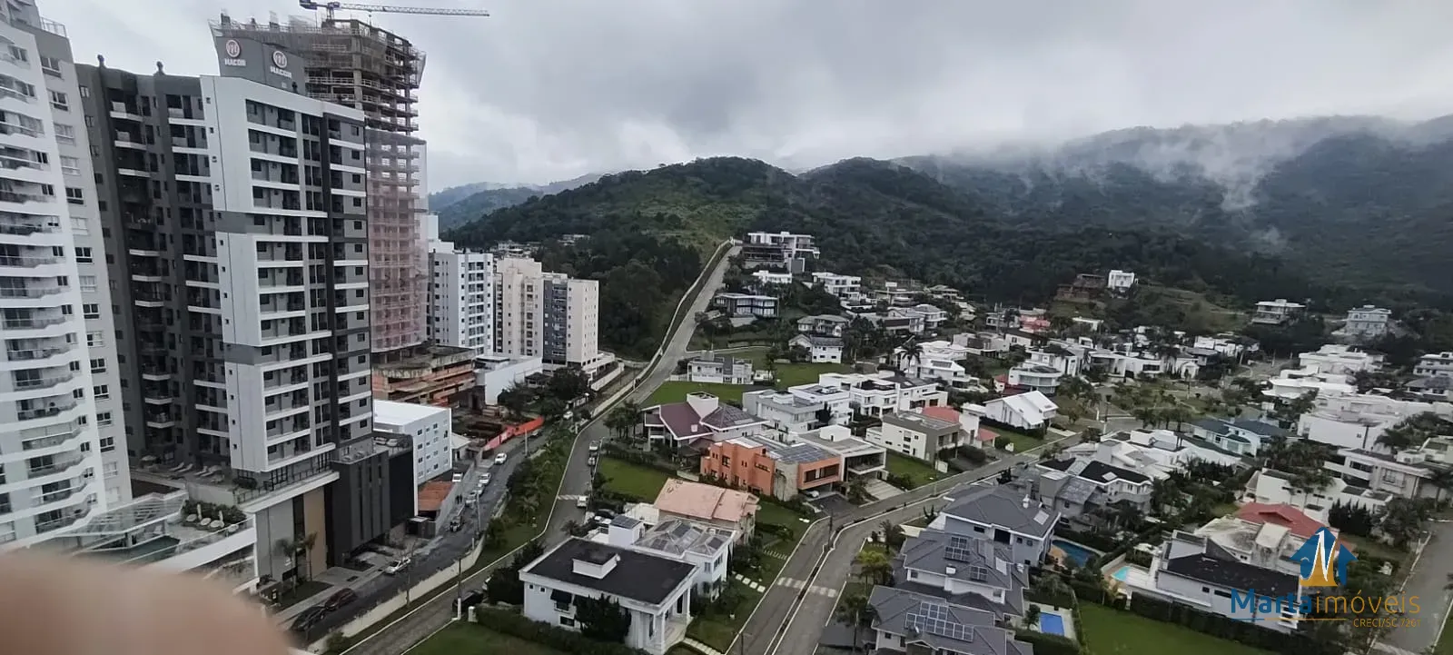 Apartamento com 3 dormitórios e vista panorâmica na Praia Brava, Itajaí