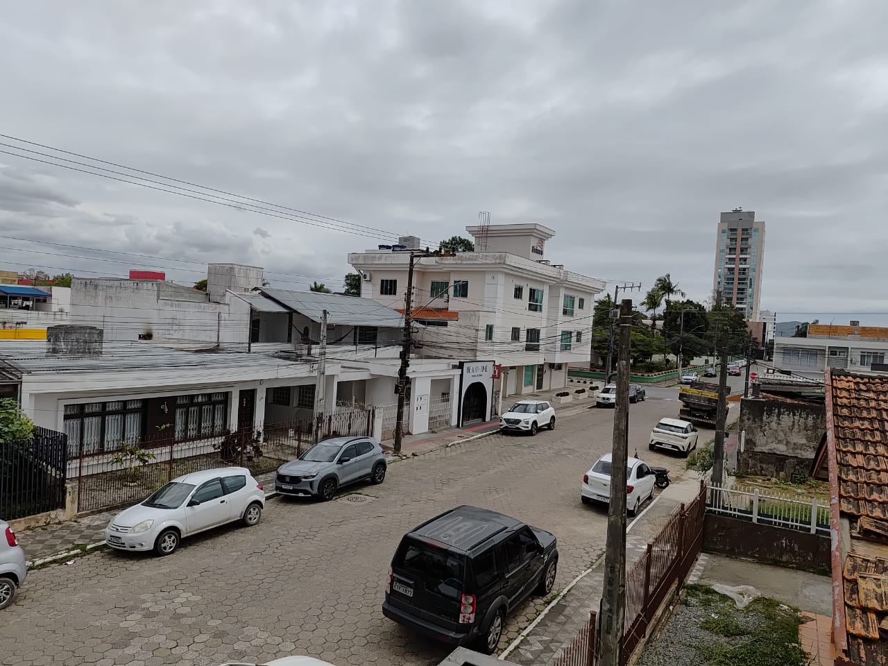 Excelente oportunidade. Apartamento com 3 suítes. Bairro Vila