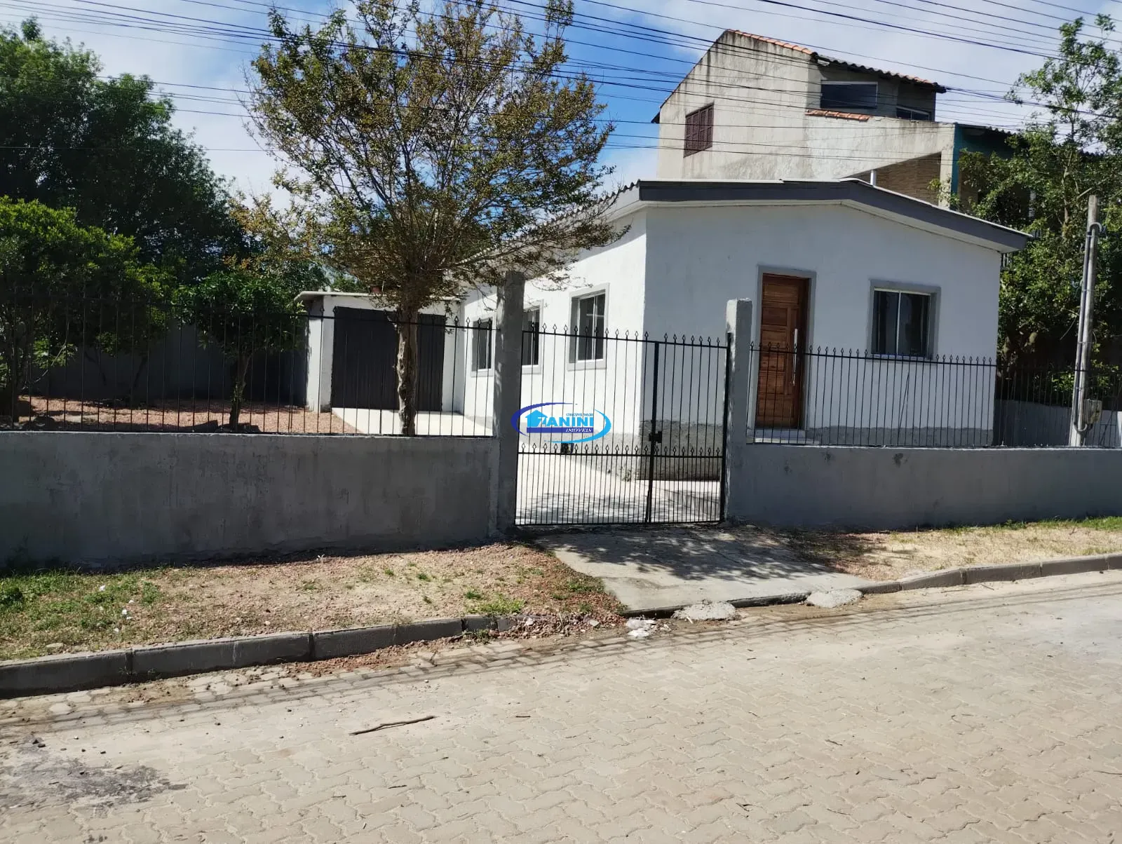 Casa alvenaria 2 dormitóiros, garagem churrasqueira - Ac. financiamento.