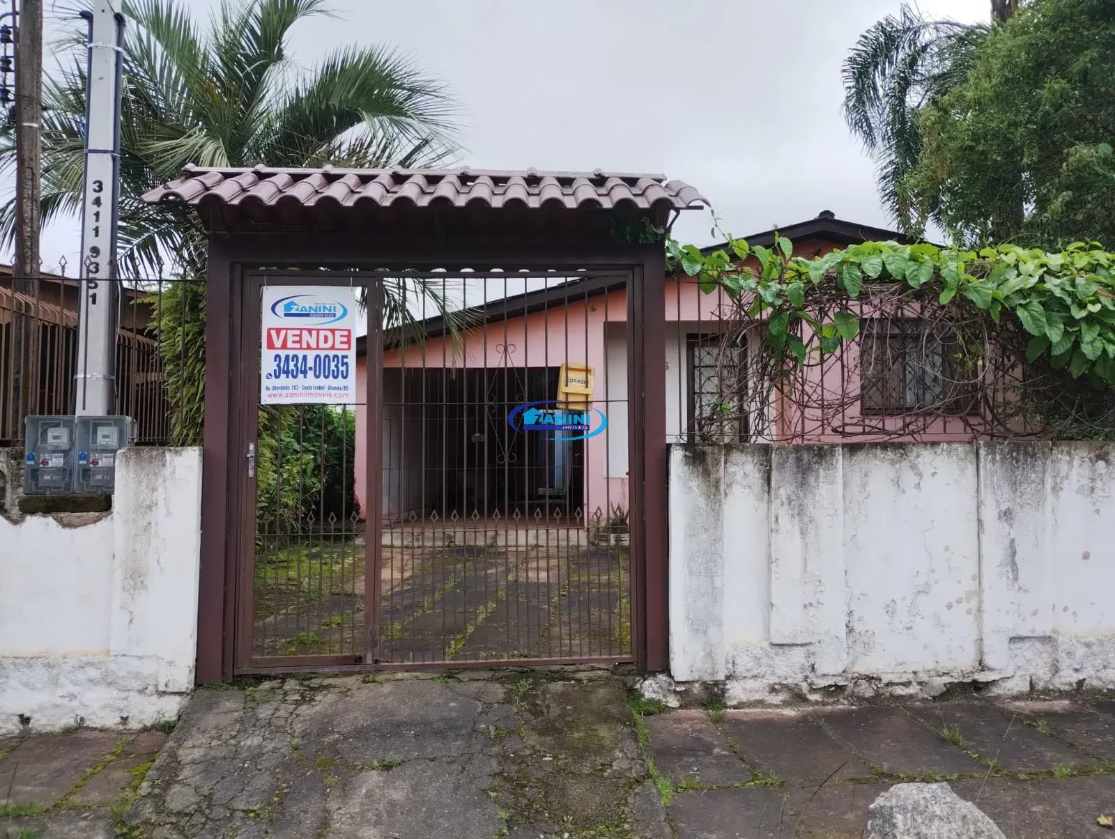 São duas casas a venda entrada individuais - Santa Isabel
