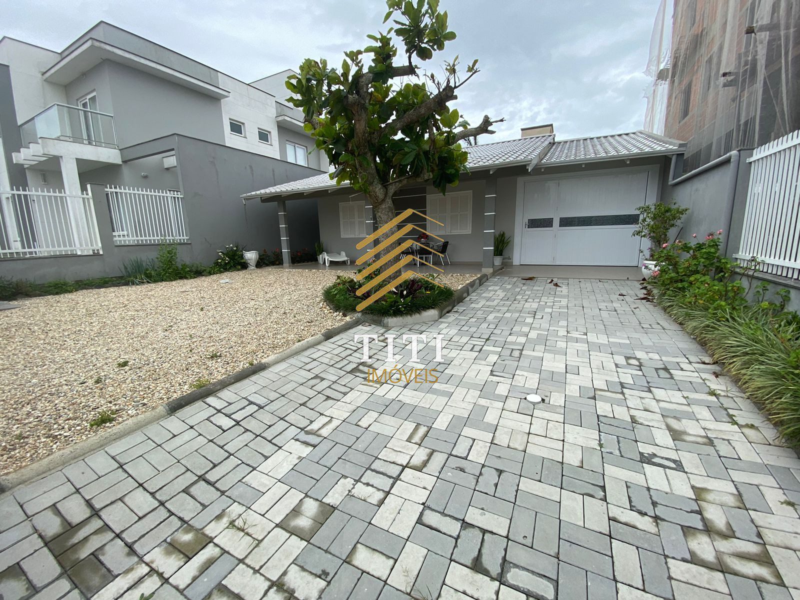 Lindíssima Casa 70 Metros do Mar em Zimbros