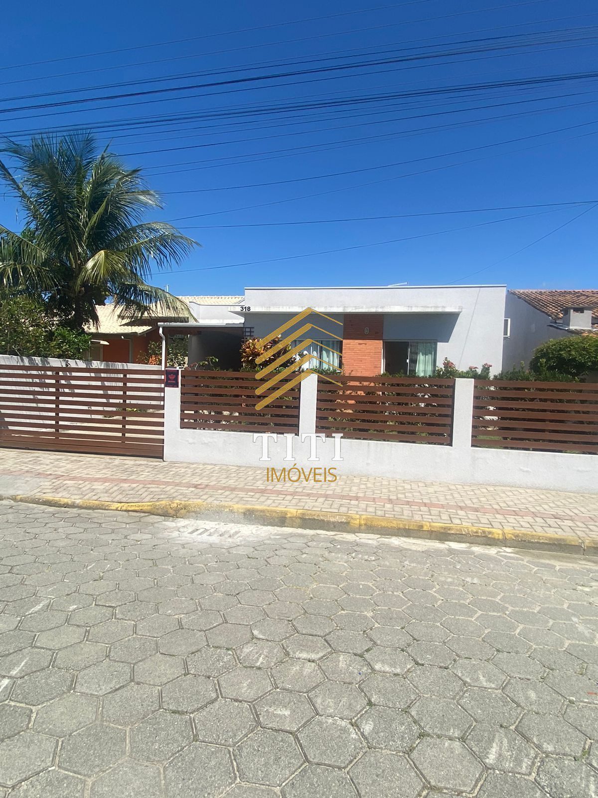 Linda Casa em Zimbros