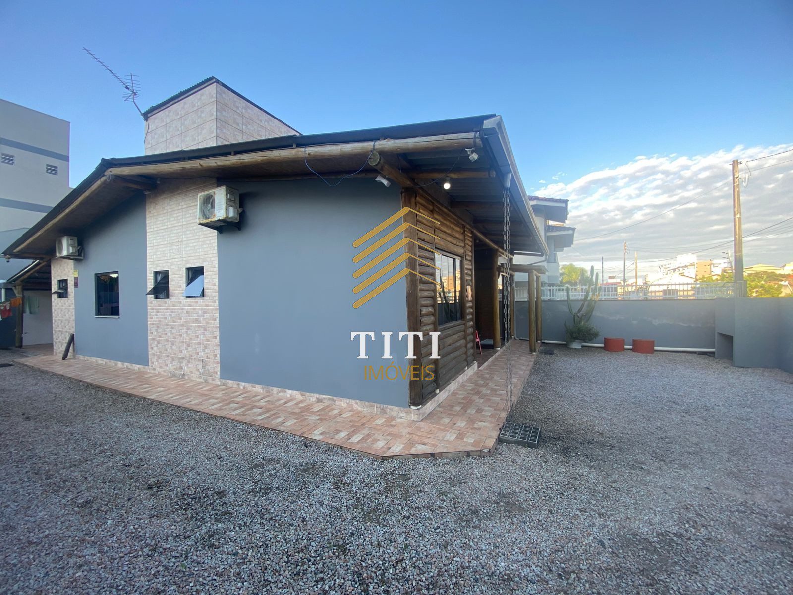 Linda Casa em Canto Grande