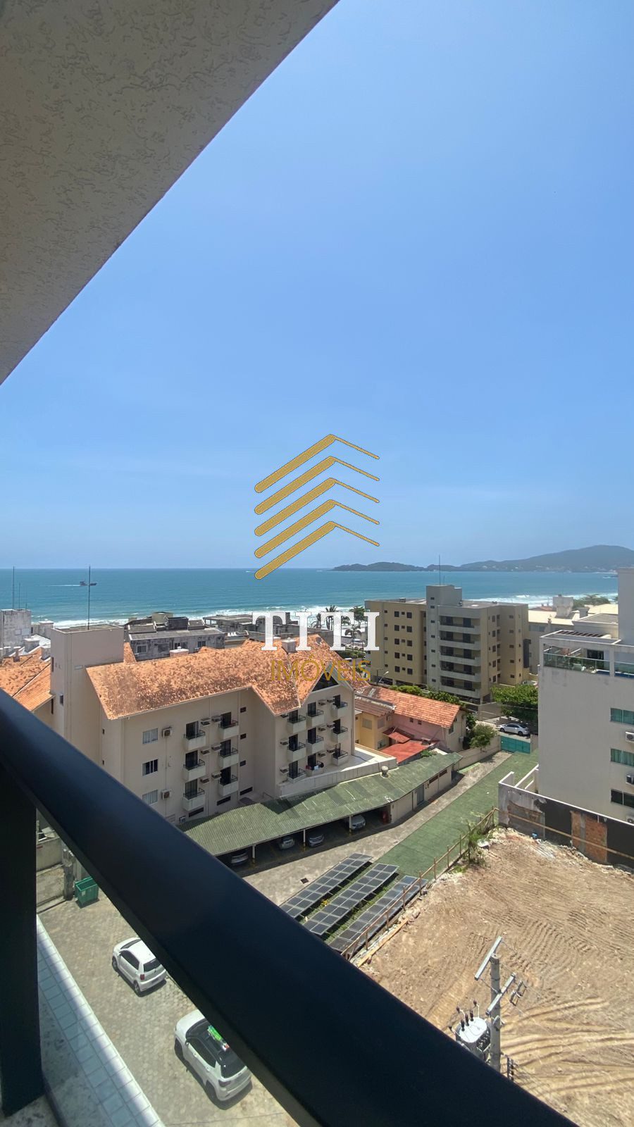 LINDA COBERTURA EM BOMBAS COM VISTA PARA O MAR