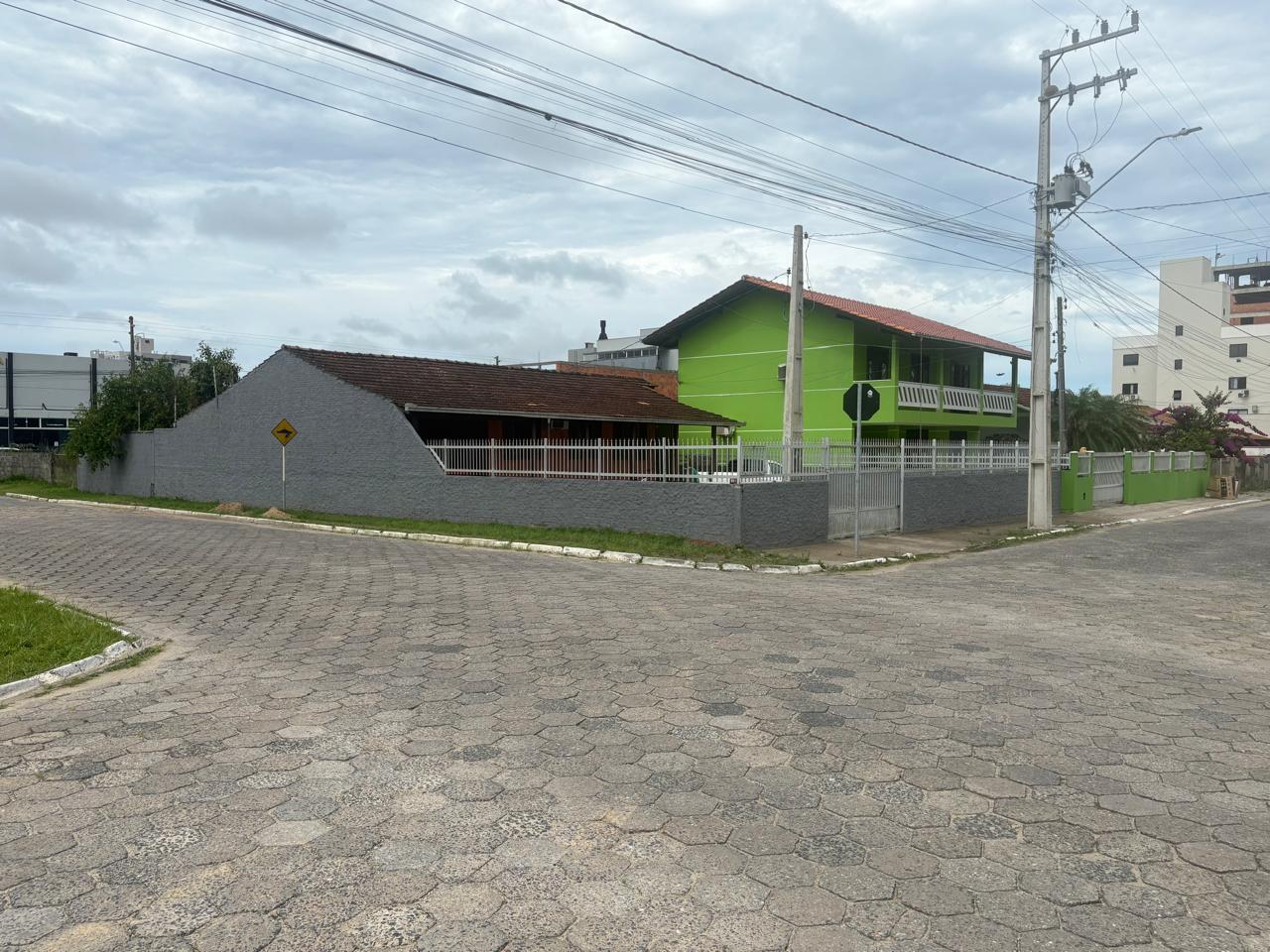 IMÓVEL COMERCIAL E RESIDENCIAL